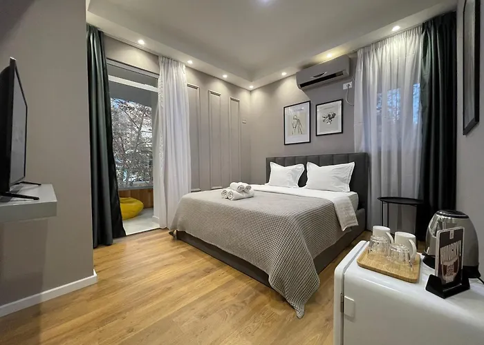 Urban Budget Апартаменты Тирана